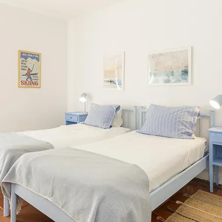 فيلة Coastal Charm *