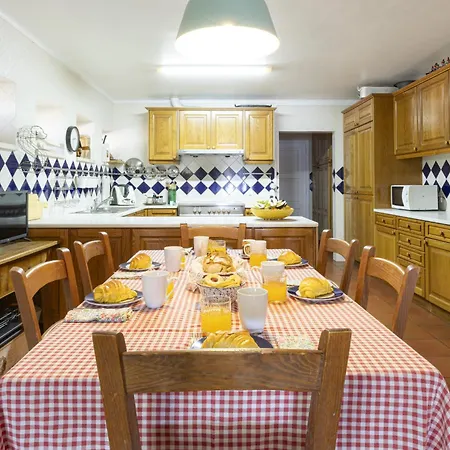 فيلة Coastal Charm *